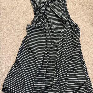 2 lulus so open back tank tops